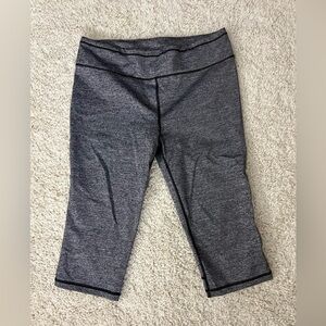 Women’s Size Large Victoria Secret Cropped Knockout Leggings